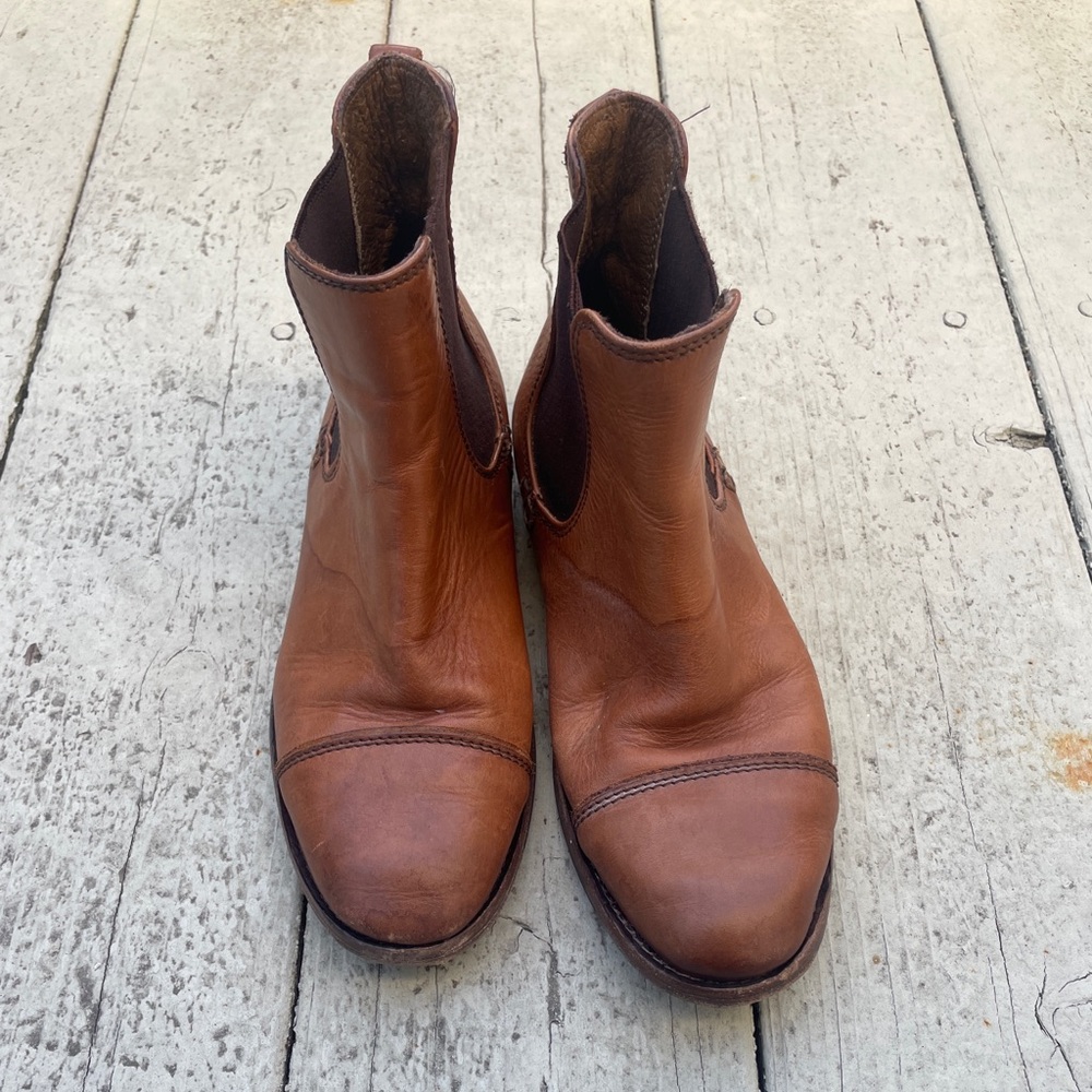 Sutro Footwear Chelsea Boots